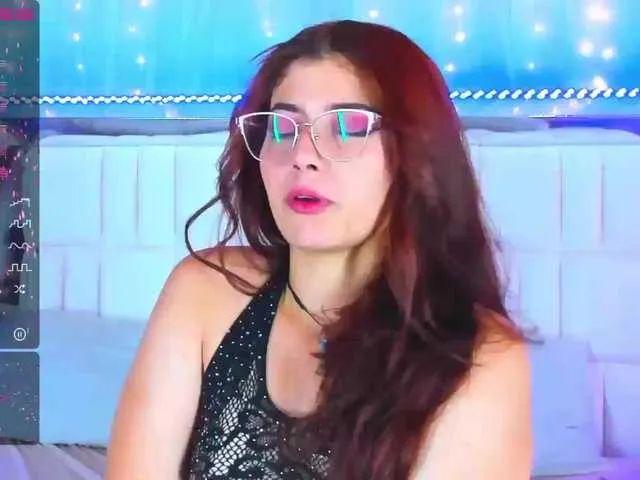 Live sex webcam photo for EmmaRouxx #275978994
