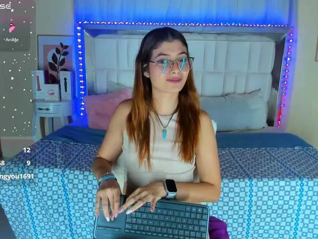 Live sex webcam photo for EmmaRouxx #290523609