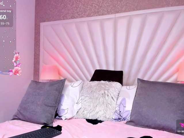 Live sex webcam photo for EmmaSanches #291743214