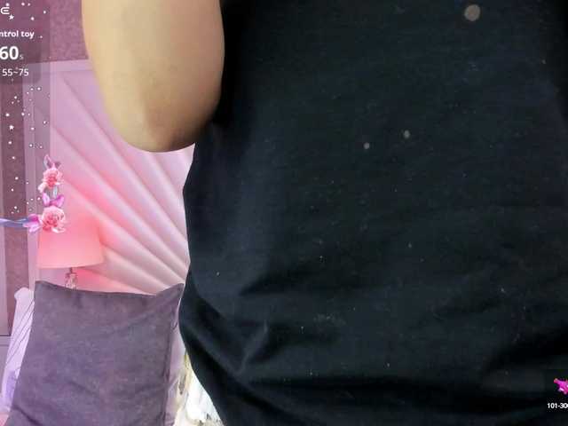 Live sex webcam photo for EmmaSanches #291751043