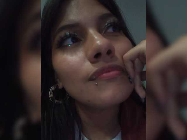 Live sex webcam photo for EmmaSanches #291906140