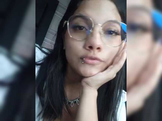 Live sex webcam photo for EmmaSanches #291911028