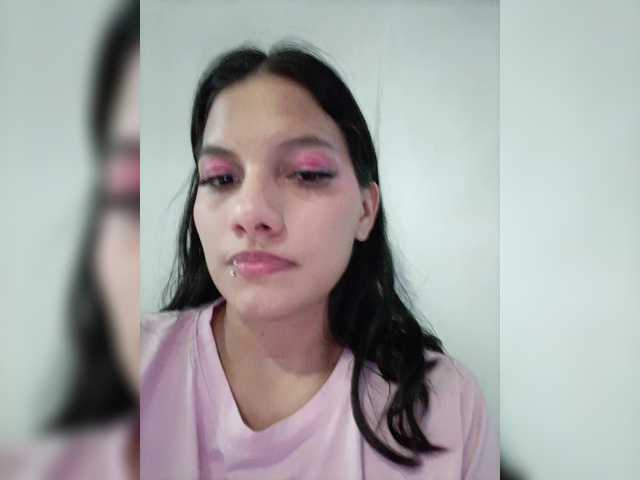 Live sex webcam photo for EmmaSanches #292018489