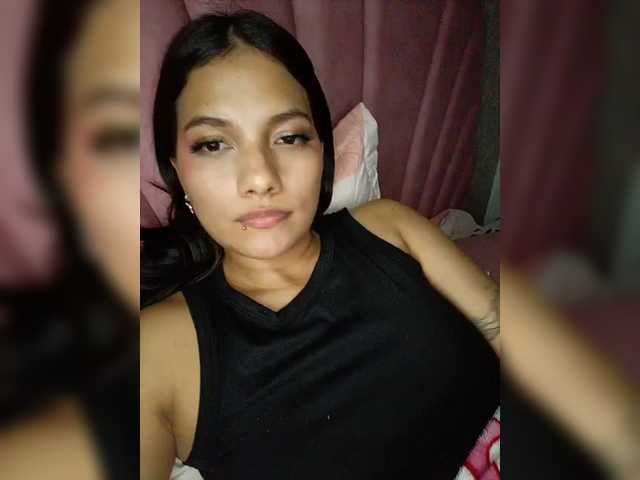 Live sex webcam photo for EmmaSanches #292028795