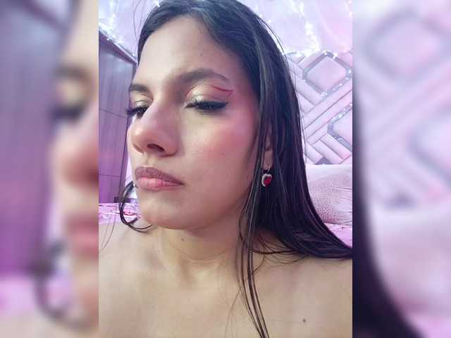 Live sex webcam photo for EmmaSanches #292033682