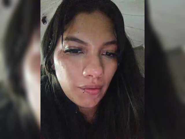 Live sex webcam photo for EmmaSanches #292112941