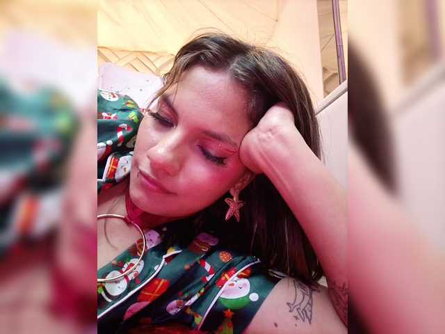 Live sex webcam photo for EmmaSanches #292146676