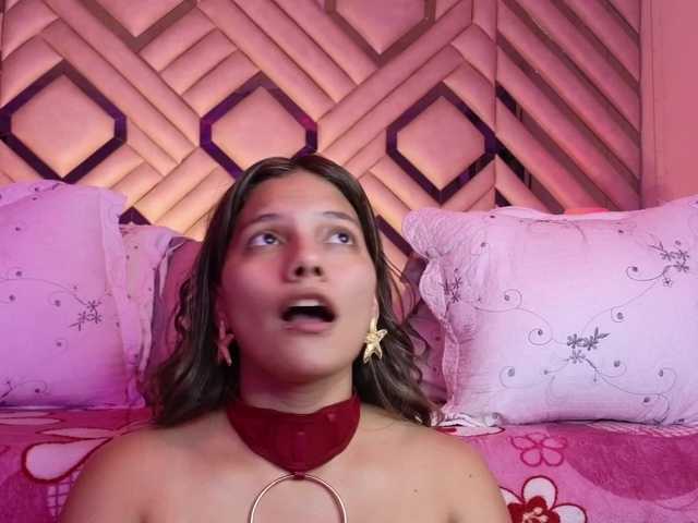 Live sex webcam photo for EmmaSanches #292152107