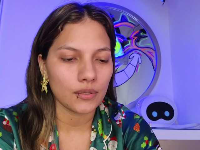 Live sex webcam photo for EmmaSanches #292194062