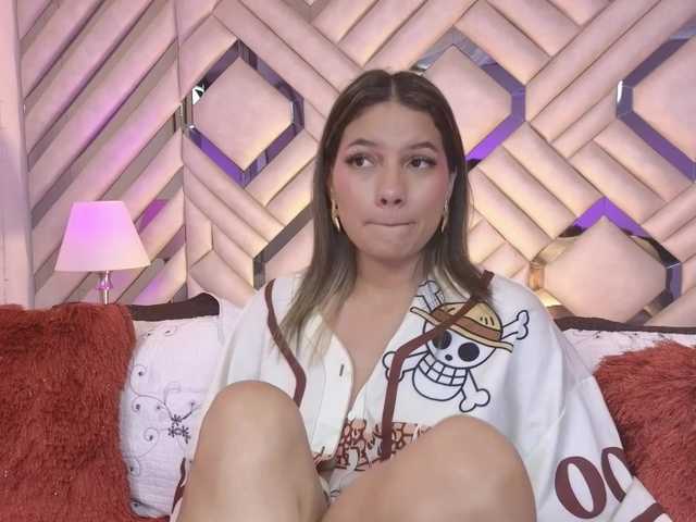 Live sex webcam photo for EmmaSanches #292271837