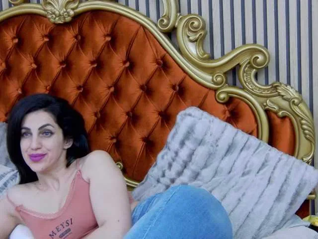Live sex webcam photo for EmmaSkyes #291116909