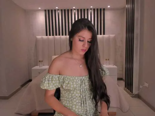 Live sex webcam photo for EmmaSpencer #290580683