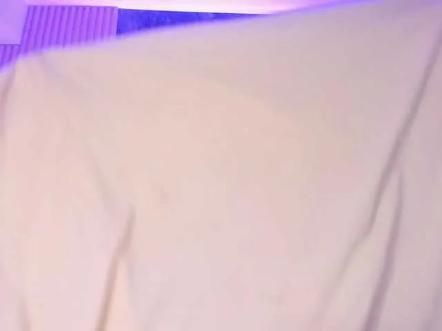 Live sex webcam photo for EmmaSwant #290884411