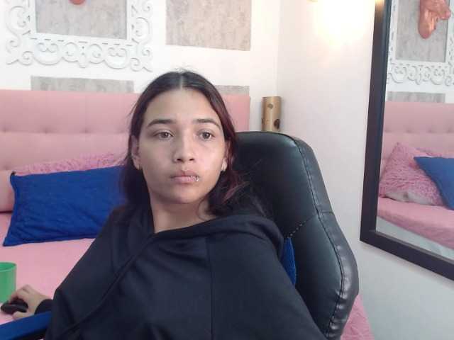 Live sex webcam photo for EmmaVilla #276284177