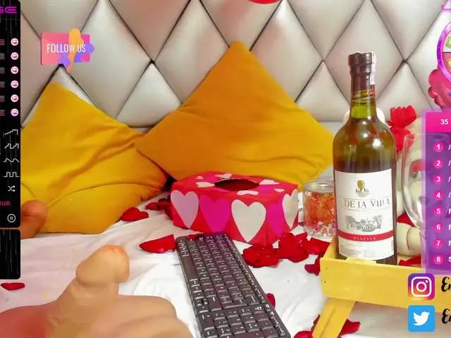 Live sex webcam photo for EmmaWaalker #272412780