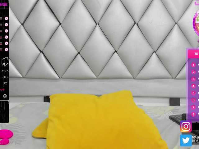 Live sex webcam photo for EmmaWaalker #272634070