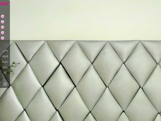 Live sex webcam photo for EmmaWaalker #274532413