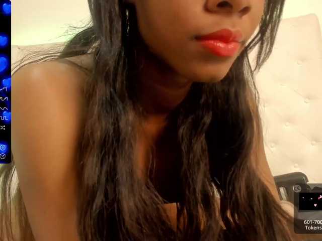 Live sex webcam photo for EmmaWaalker #276319316