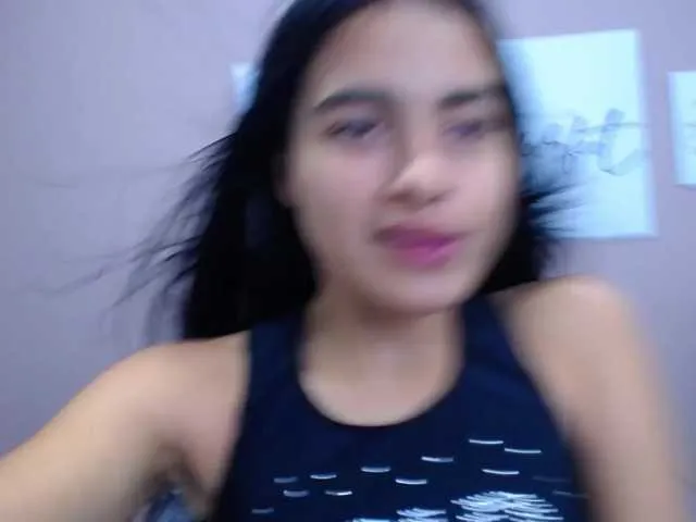 Live sex webcam photo for Emmaa01 #273025359