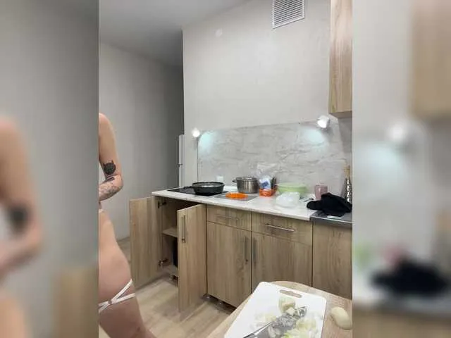 Live sex webcam photo for Emmagoodgirl #291248358