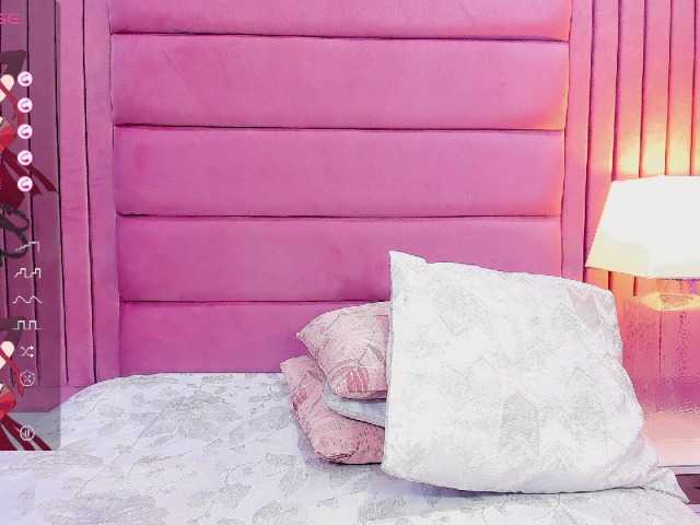 Live sex webcam photo for Emmajoneess #277309041