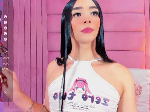 Live sex webcam photo for Emmajoneess #277364351