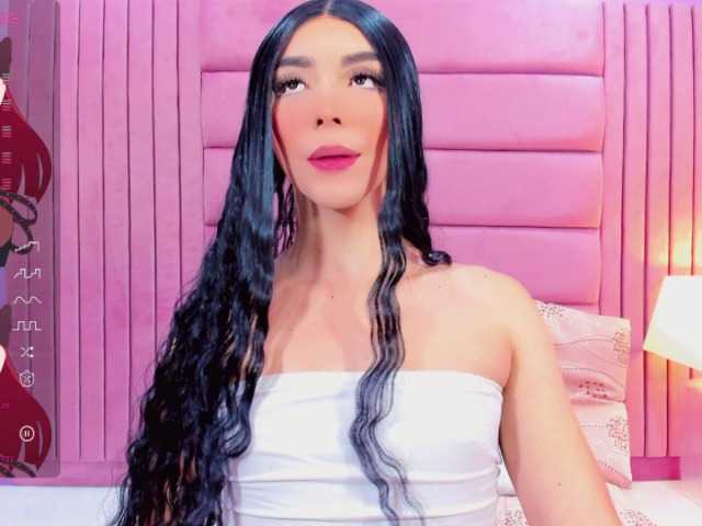 Live sex webcam photo for Emmajoneess #277378879