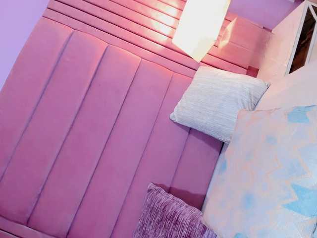 Live sex webcam photo for Emmajoneess #290818355