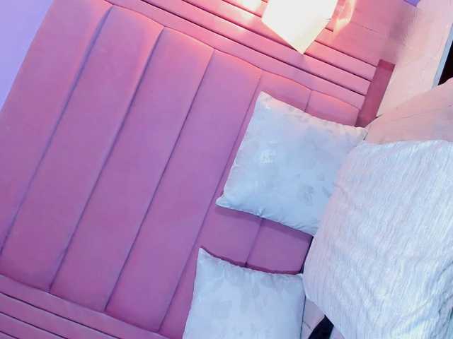 Live sex webcam photo for Emmajoneess #290893639