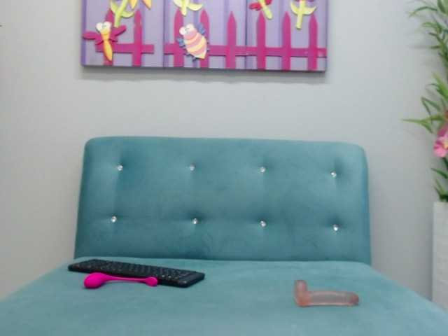 Live sex webcam photo for Emmalissa #274378865