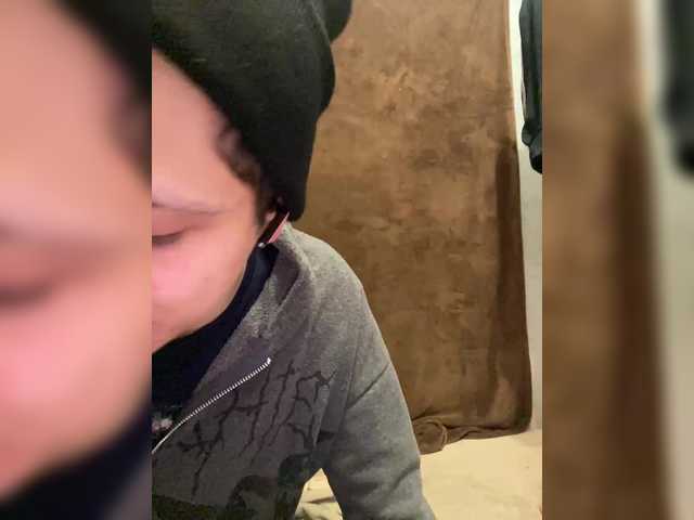 Live sex webcam photo for Emmalove13 #291088162