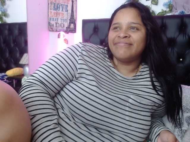 Live sex webcam photo for EmmanuelleBBW #272685987