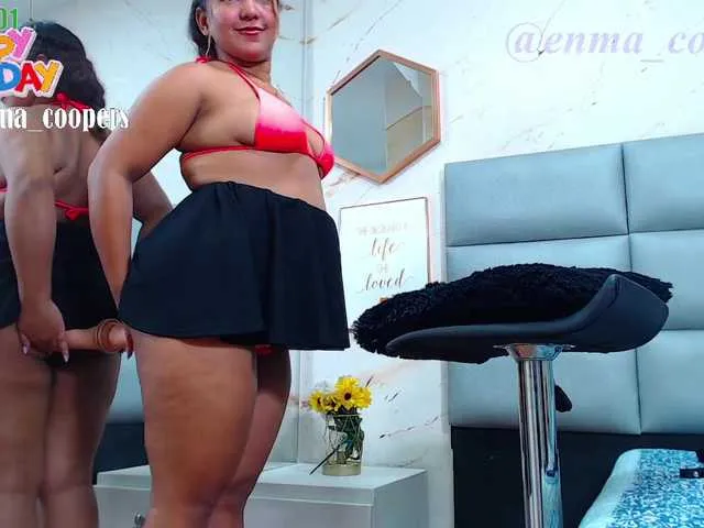 Live sex webcam photo for Emmarose1 #273847019