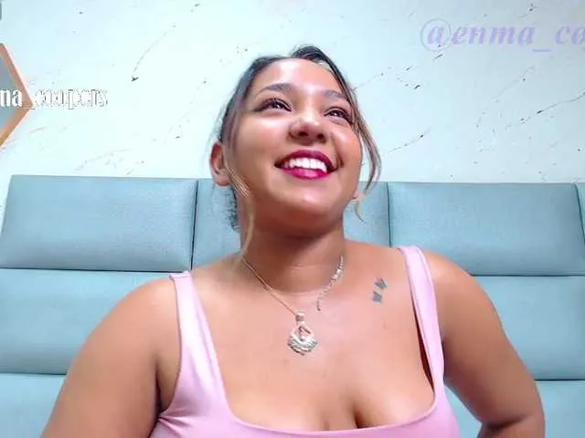 Live sex webcam photo for Emmarose1 #274159409