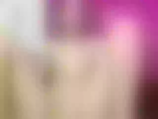 Live sex webcam photo for Emmasheine #275804305