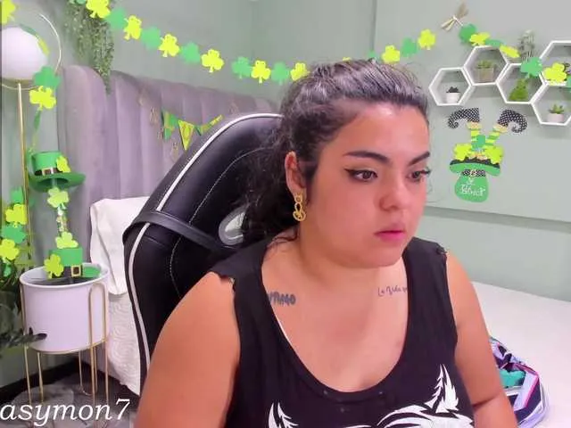 Live sex webcam photo for Emmasymon7 #272766141