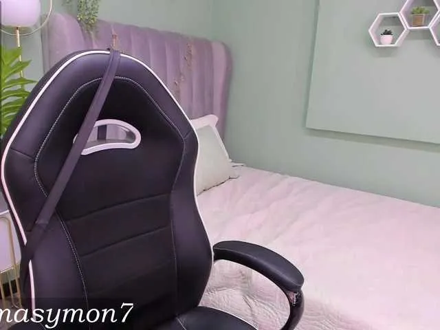 Live sex webcam photo for Emmasymon7 #272960440