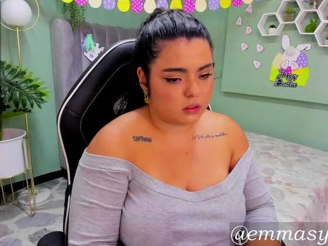 Live sex webcam photo for Emmasymon7 #273147762