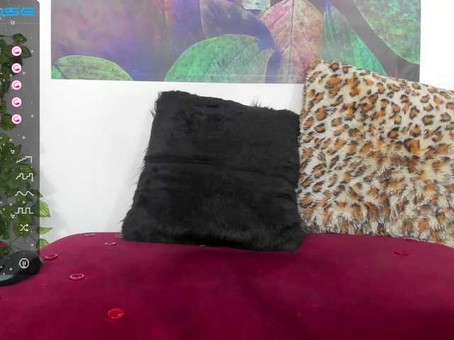 Live sex webcam photo for Emmaxlovea #274476530