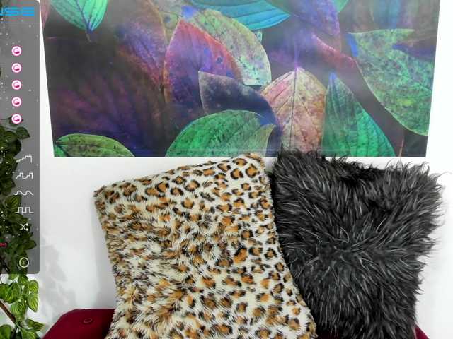 Live sex webcam photo for Emmaxlovea #274498983