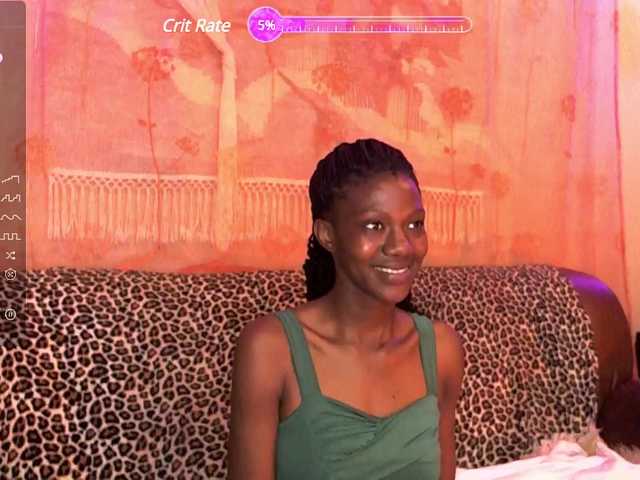 Live sex webcam photo for EmmiLee #276227590