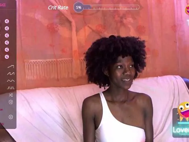 Live sex webcam photo for EmmiLee #276278594