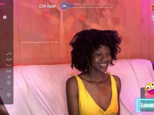 Live sex webcam photo for EmmiLee #276299754