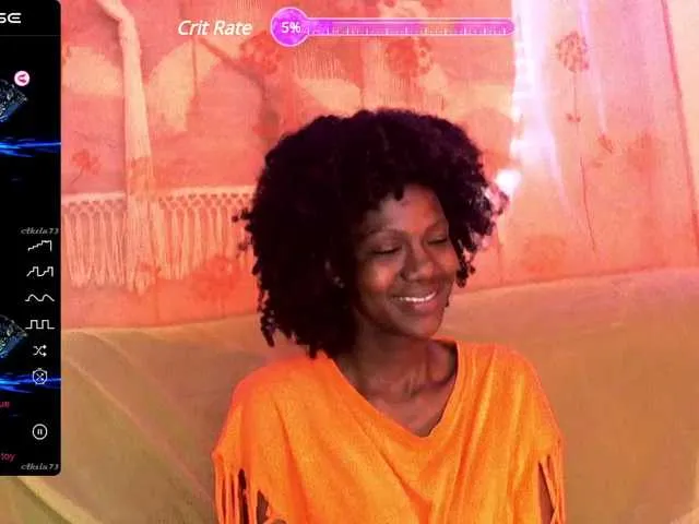 Live sex webcam photo for EmmiLee #276572775