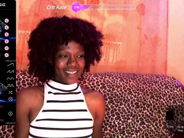 Live sex webcam photo for EmmiLee #276587645