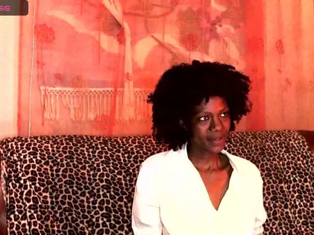 Live sex webcam photo for EmmiLee #276621274