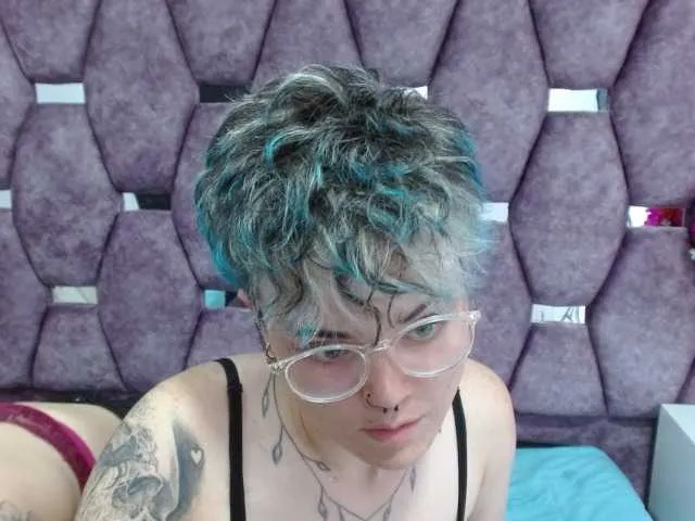 Live sex webcam photo for EmmilyAndCriis #277930450