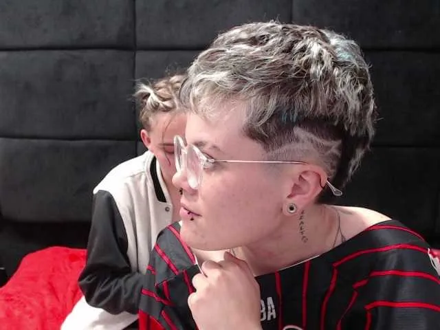 Live sex webcam photo for EmmilyAndCriis #278001724