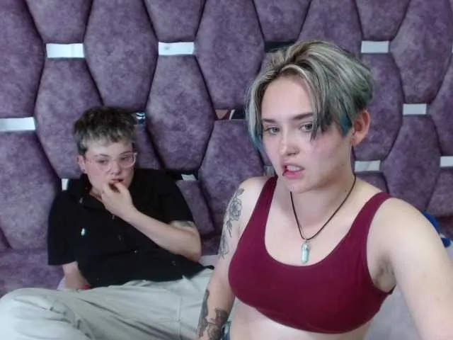 Live sex webcam photo for EmmilyAndCriis #278060053