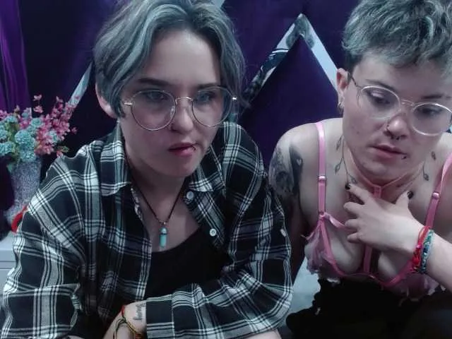 Live sex webcam photo for EmmilyAndCriis #278257841